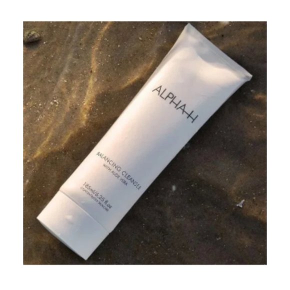 Alpha-H Balancing Cleanser - Picture 2 of 2